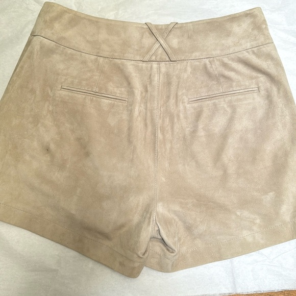 Halston Heritage - Lamb Suede shorts SZ. 6 - Picture 4 of 7